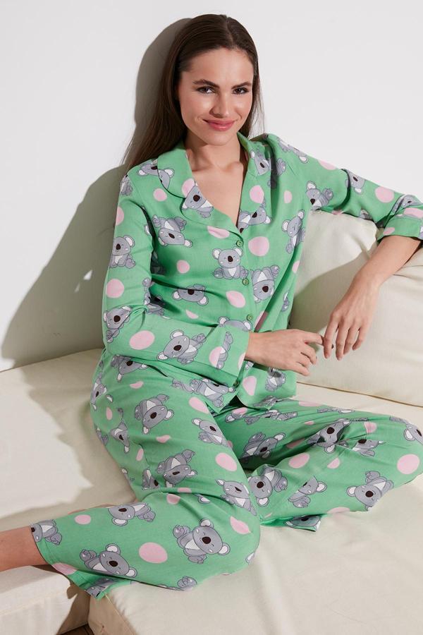Lela Desenli Beli Lastikli Cep Detaylı Gömlek Yaka Dokuma Bayan Pijama Takımı 611PT288 YEŞİL - Image 1