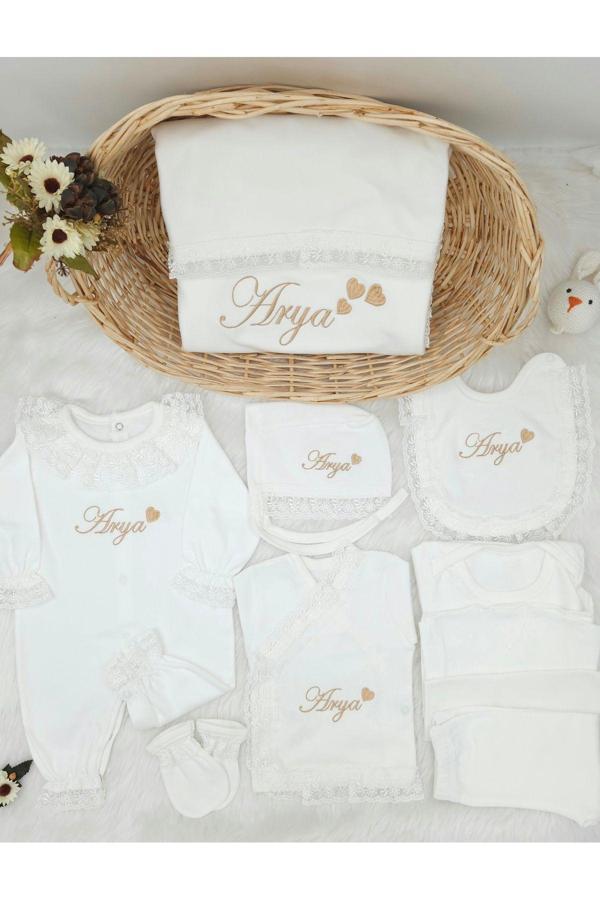 Gros Shop 10'Lu Dantelli Hastane Çıkış Tulum Seti (Kişiye Özgü Isimli Nakış Desenli) - Image 1