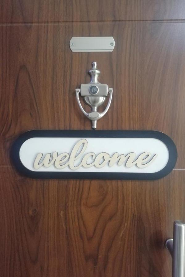 Welcome Yazılı Kapı Süsü Ahşap Kapı Süsü Dekoratif Duvar Süsü - Image 1