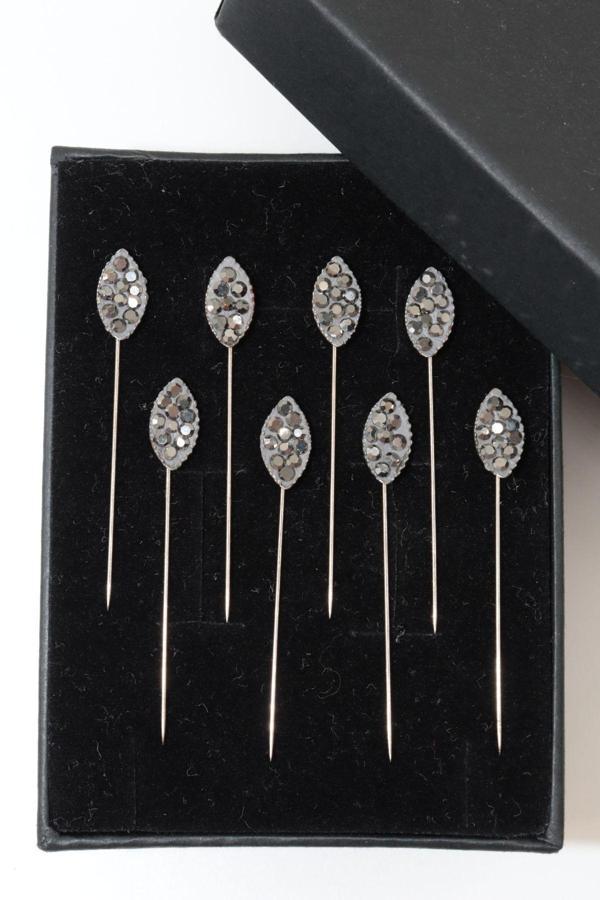 8li Badem Taşlı Gri Eşarp Ve Şal Iğnesi. Eşarp Iğnesi. Şal Iğnesi. Türban Iğnesi. Başörtü Iğnesi. - Image 1