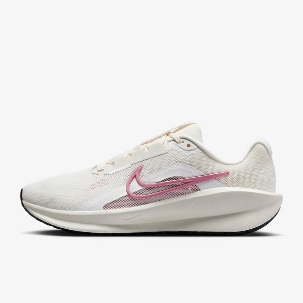 Nike Downshifter 13 FD6476-004 Krem Kadın Spor Ayakkabı - Image 1