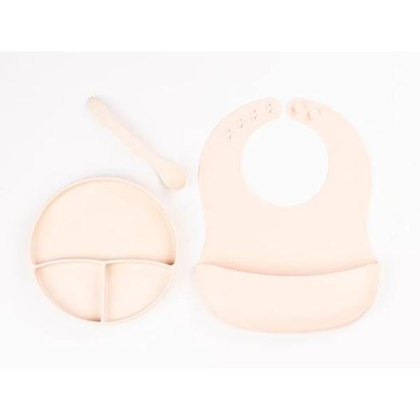 Krem Rengi 3’lü Silikon Yemek Seti – Önlük + Diş Kaşıyıcılı Kaşık + Vakumlu Tabak - Image 1