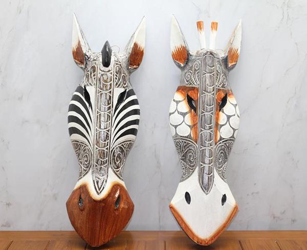 Ahşap Duvara Asmalı Maske Zebra - Image 1