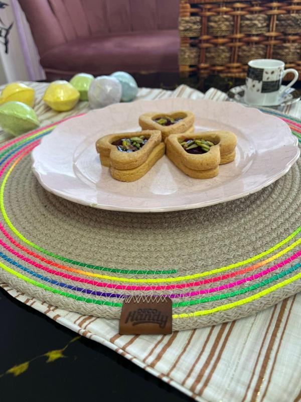 DecoHandy 39cm Neon Renkli Şeritli Jüt Örme Supla Amerikan Servis - Image 1