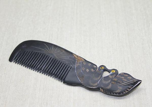 Kemik Tavuskuşu Tarak Model 4  - Image 1