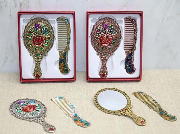 Gül Tasarımı Ayna Ve Tarak Seti Küçük Boy  - Image 1