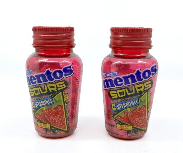 Mentos Sours Şekersiz Tatlandırıcılı C Vitaminli Çilek Aromalı Tablet Şekerleme 49gr X 2 Adet - Image 1