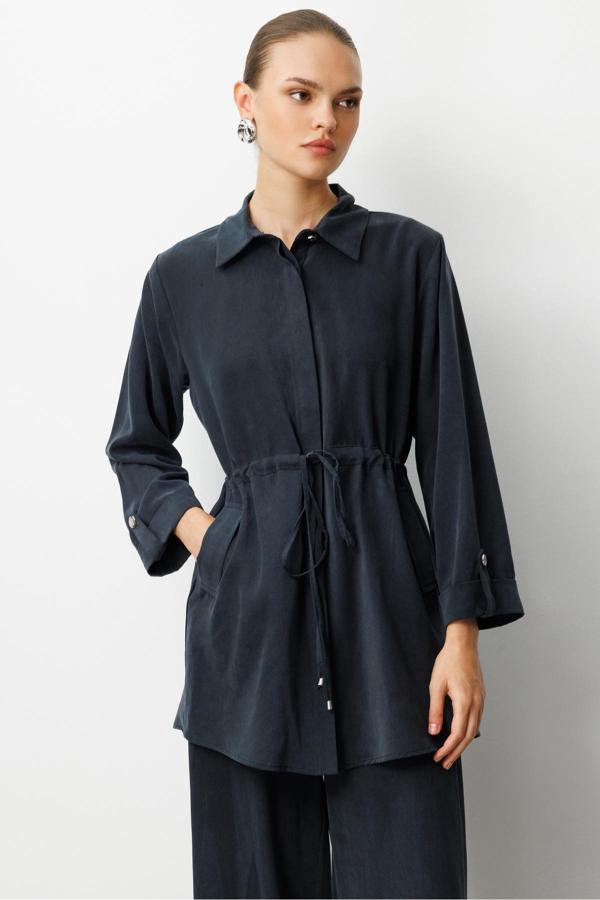 Mizalle Beli Büzgülü Siyah Cupro Tunik - Image 1