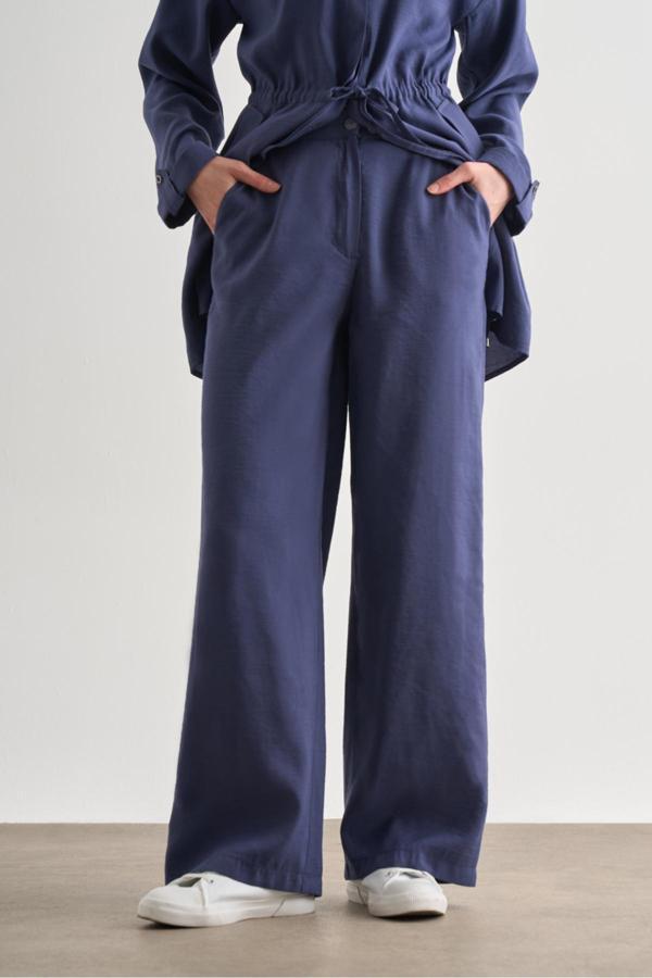Mizalle İndigo Mavi Rahat Kesim Geniş Paçalı Modal Pantolon - Image 1