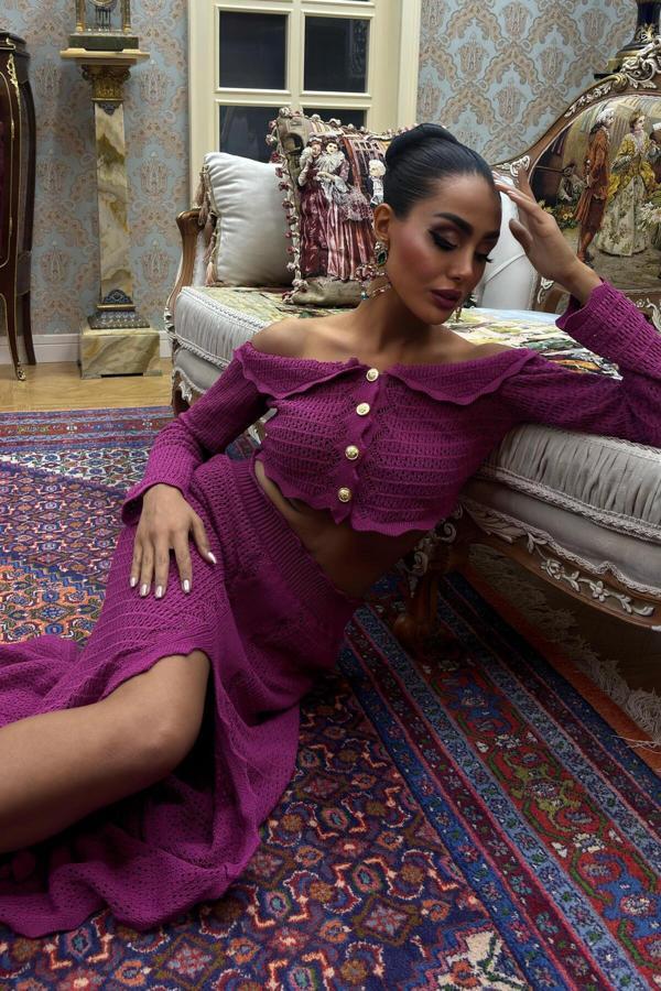 Madonna Yaka Derin Yırtmaç Etekli Şık Triko Takım -MÜRDÜM - Image 1