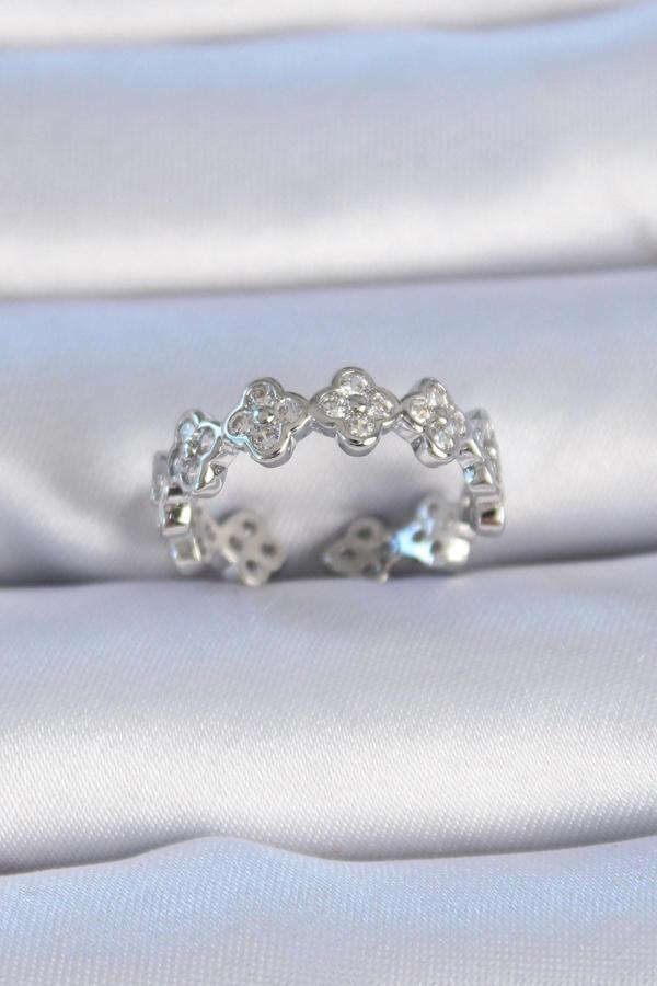 Pirinç Gümüş Renk Zirkon Taşlı Yonca Model Kadın Yüzük - Image 1