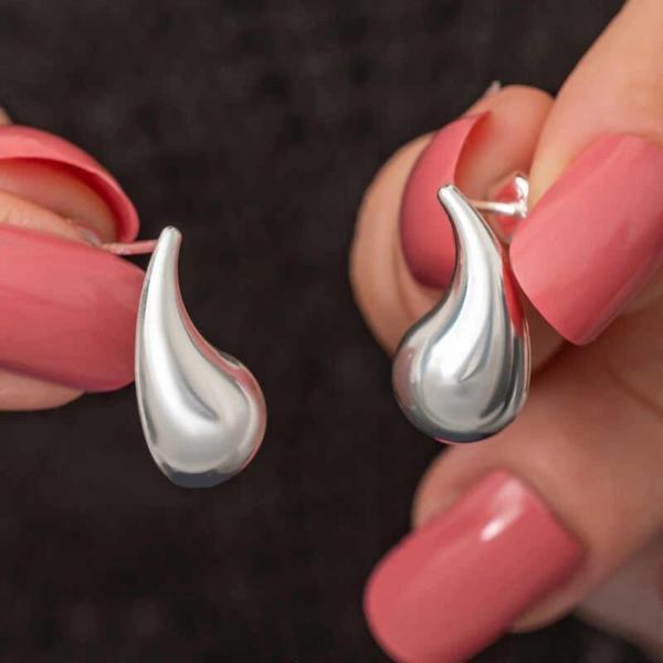 Supertrend Gümüş Gözyaşı Damla Çivili Kadın Küpe - Image 1