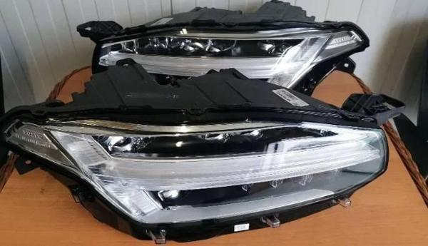 VOLVO XC 90 2019-2023 R SYD1047  FAR CAMI MARKA İLE UYUMLU - Image 1