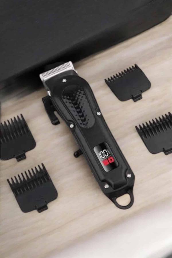 Suya Dayanıklı Tıraş Makinesi Keskin Bıçaklı Dijital Göstergeli Şarjlı - Image 1