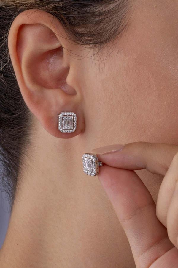 Gümüş Pazarım Baget Taşlı Köşeli 925 Ayar Gümüş Çivili Kadın Küpe - Image 1