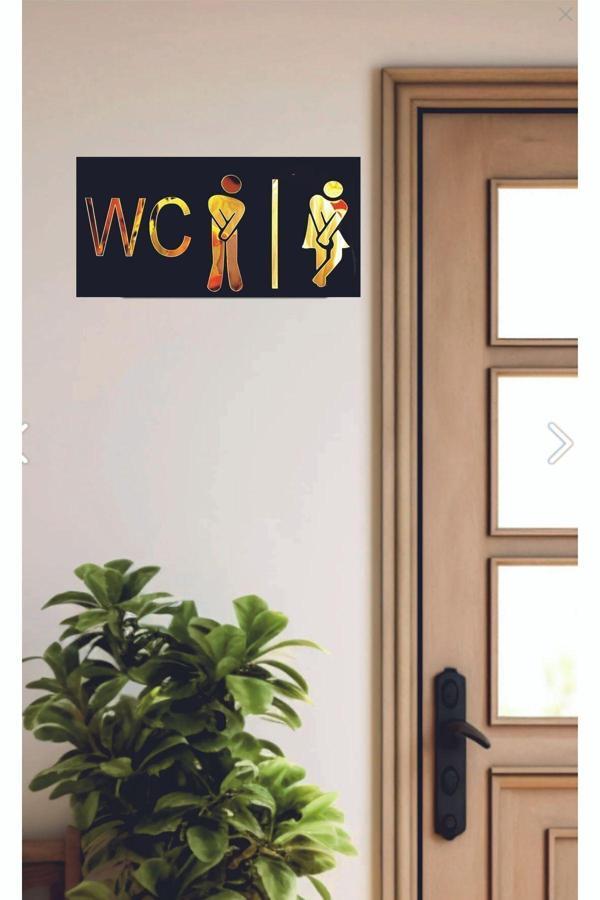 Numa Concept Tuvalet Wc Yönlendirme Tabelası Siyah Pleksi Üzeri Gold Pleksi Dekorasyon 30X15 Cm - Image 1