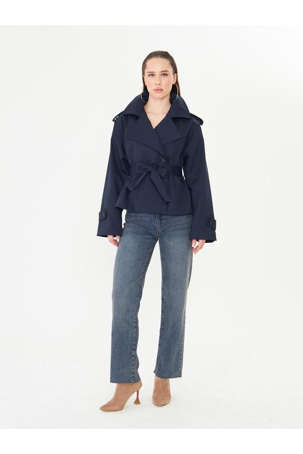 La Pante Kısa Önden Bağlamalı Trenckot - Image 1