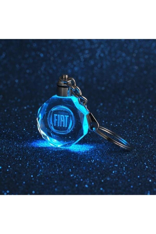 Be Hediyelik Fiat Logolu Yedek Pil Hediyeli Led Işıklı 3D Kristal Araba Anahtarlık Yedek Pil Hediye - Image 1