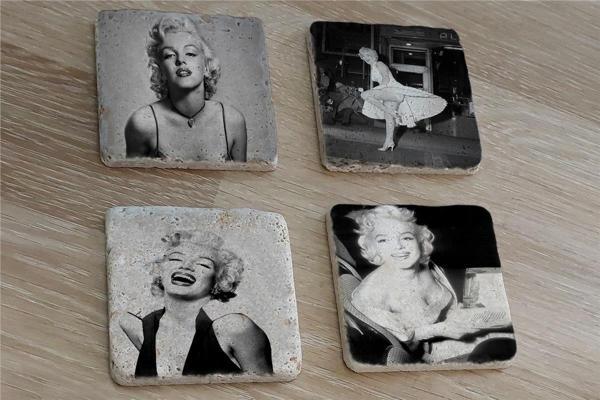 Siyah Beyaz Marilyn Monroe Fotoğrafları Doğal Taş Bardak Altlığı 4'lü set - Natural Stone Coasters - Image 1