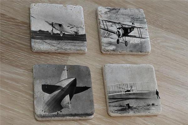 Siyah Beyaz Zeplin ve Eski Uçaklar Doğal Taş Bardak Altlığı 4'lü set - Natural Stone Coasters - Image 1