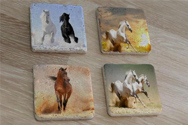 Koşan Atlar Doğal Taş Bardak Altlığı 4'lü set - Natural Stone Coasters - Image 1