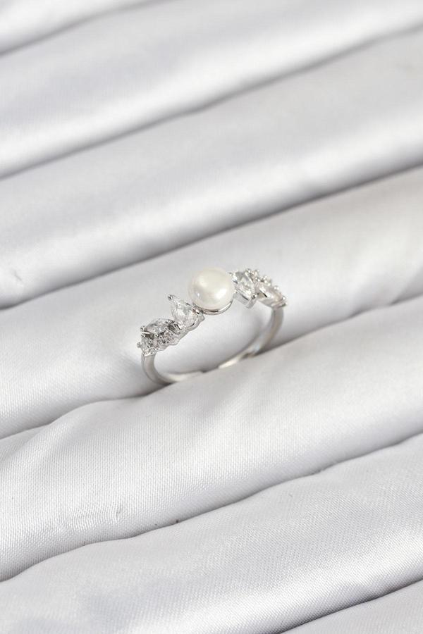 Pirinç Gümüş Renk Zirkon Taşlı İncili Model Kadın Yüzük - EBJ250927W37940 - Image 1