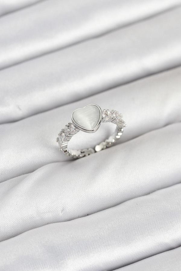 Pirinç Gümüş Renk Zirkon Taşlı Kalpli Kadın Yüzük - EBJ250927W37944 - Image 1