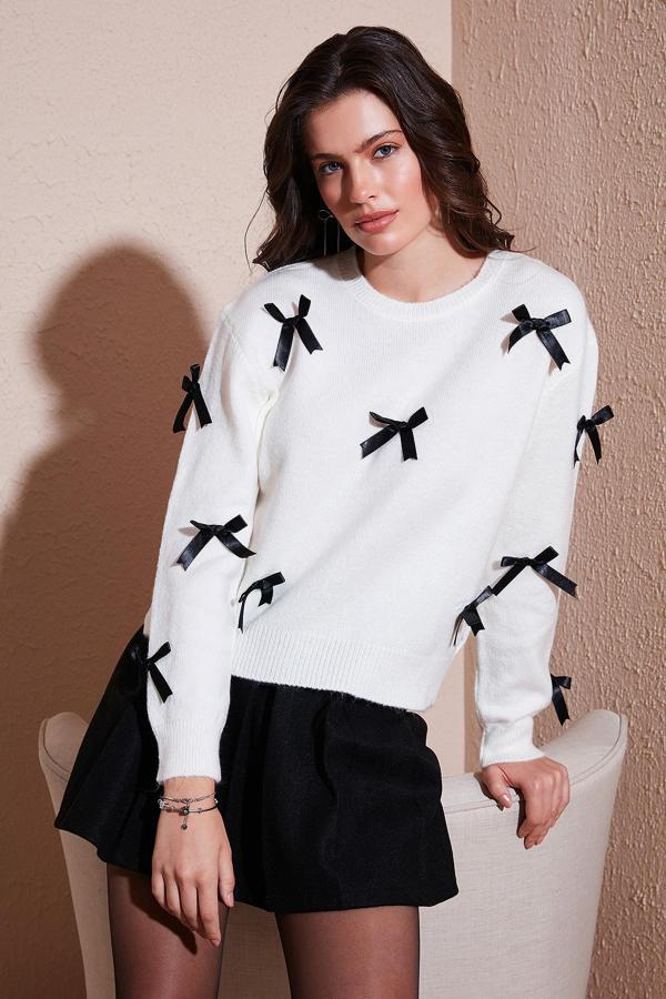 Lela Premium Regular Fit Bisiklet Yaka Fiyonk Detaylı Triko Bayan Kazak 680KZ00155 EKRU - Image 1