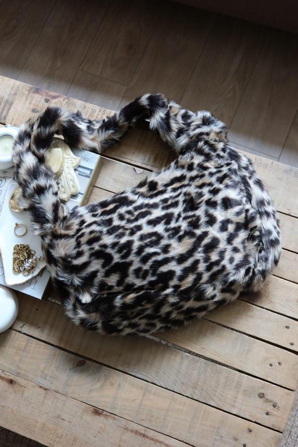 leopar tek kulplu peluş omuz çantası - Image 1