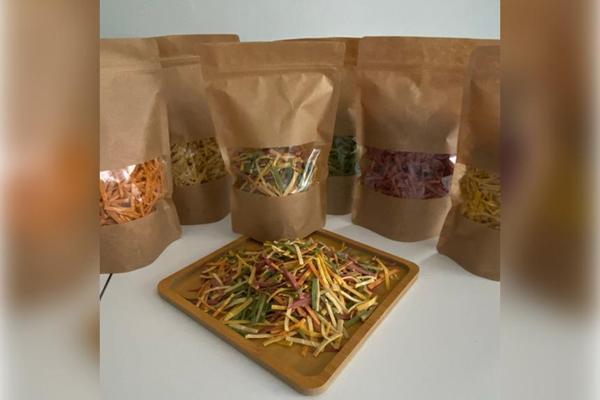 Ev Yapını Karışık Sebzeli Erişte (500 Gr) - Image 1