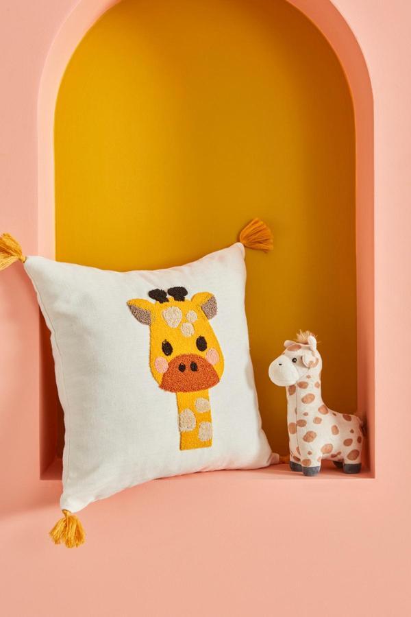 Karaca Home Bebek Giraffe Nakışlı Kırlent 34x34 cm - Image 1