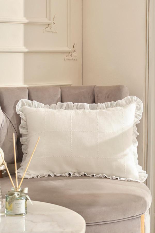 Karaca Home Lalisa Dolgulu Kırlent 35X50 cm Beyaz - Image 1