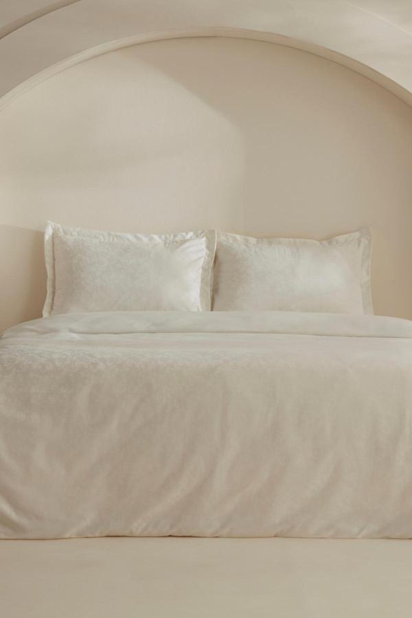 Karaca Home Venessa Çift Kişilik Nevresim Takımı Beyaz - Image 1