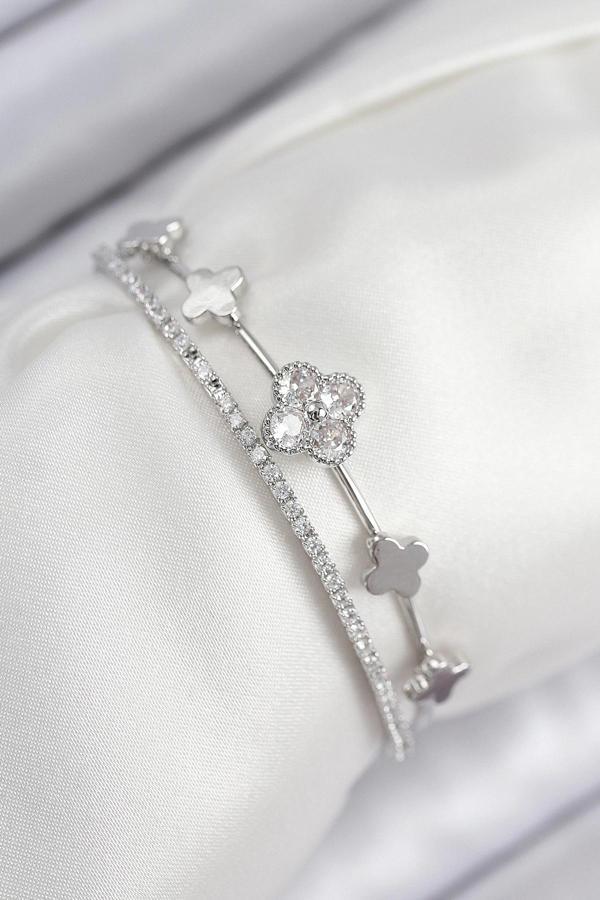 Pirinç Zirkon Taşlı Yonca Model Gümüş Renk Kadın Bileklik - Image 1