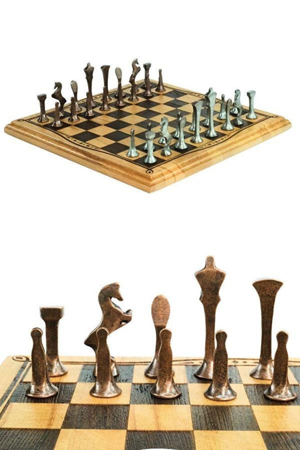 MC52 Metal Satranç Takımı | El Yapımı Doğal Ahşap Kayın Tahta | Antik Metal Taşlar - Image 1