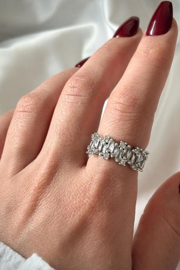 Premium Seri Line Model Zirkon Taşlı Çapraz Baget Tasarım Ayarlanabilir Kadın Yüzük - Image 1