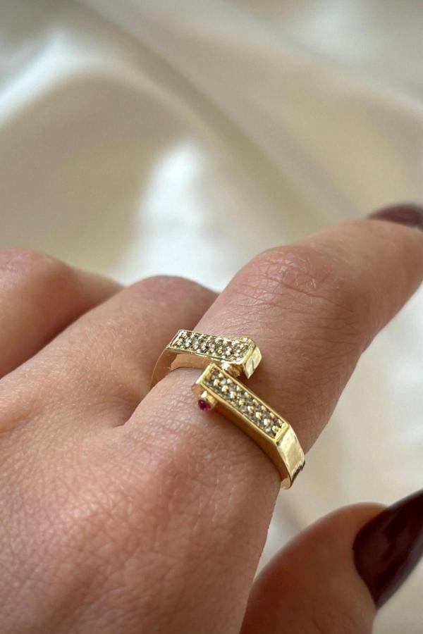 Premium İthal Seri Kırmızı Taşlı Vida Tasarım Ayarlanabilir Kadın Yüzük - Image 1