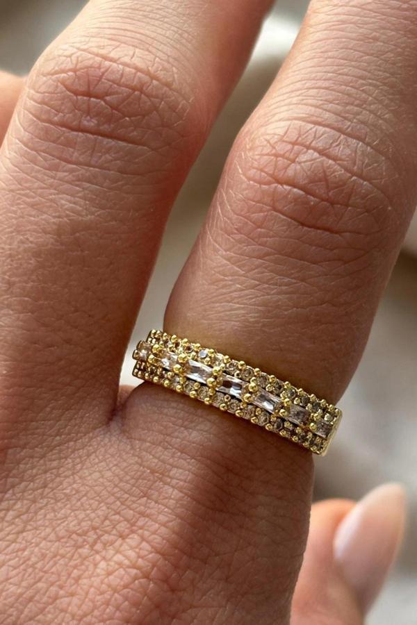 Regalia Üç Sıra Ortası Baget Taş Dizilimi Yuvarlak Taş Yarım Tur Gold Renk Ayarlanabilir Kadın Yüzük - Image 1