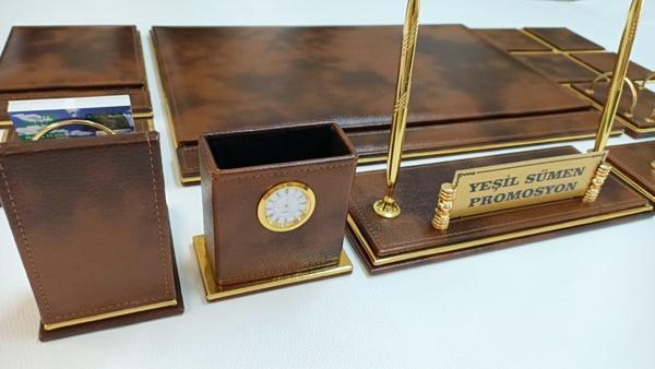 ASOS BULUT KAHVE VE GOLD KİŞİYE ÖZEL İSİMLİK - Image 1