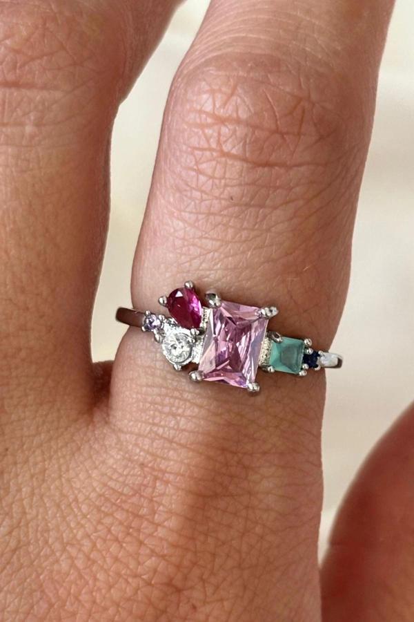 İthal Seri Zarif Karışık Renkli Pembe Baget Taşlı Tasarım Ayarlanabilir Kadın Çelik Yüzük - Image 1