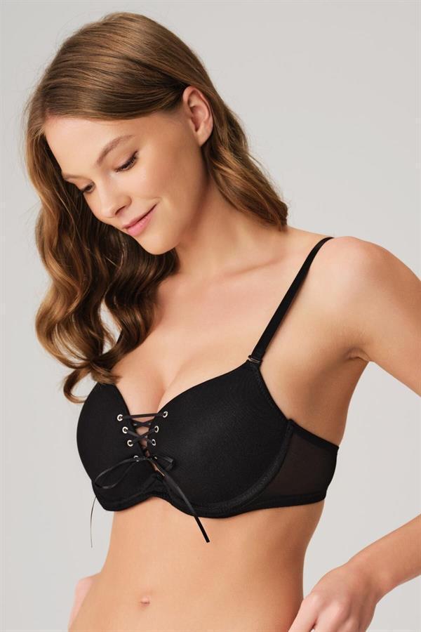 Balenli Destekli Dolgulu Askıları Çıkabilen Yaka Detaylı T-Shirt Sütyeni - Image 1