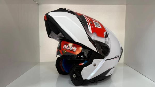 KASK MT ATOM 2 A11 ÇENE AÇILIR PARLAK BEYAZ - Image 1