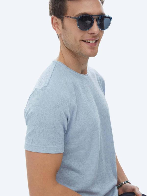 Mavi Jakarlı Bisiklet Yaka Pamuk Karışımlı T-Shirt - Image 1
