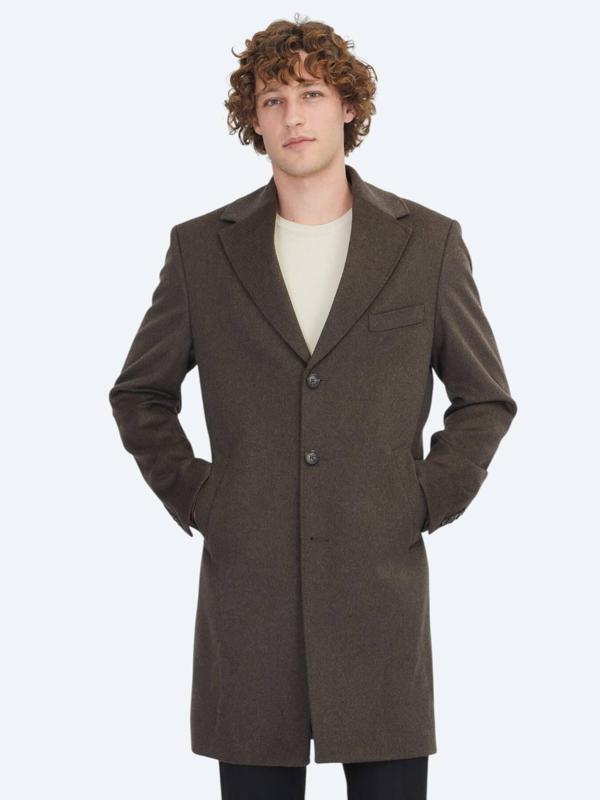 Kahverengi Regular Fit Kelebek Yaka Klasik Dokuma Palto - Image 1