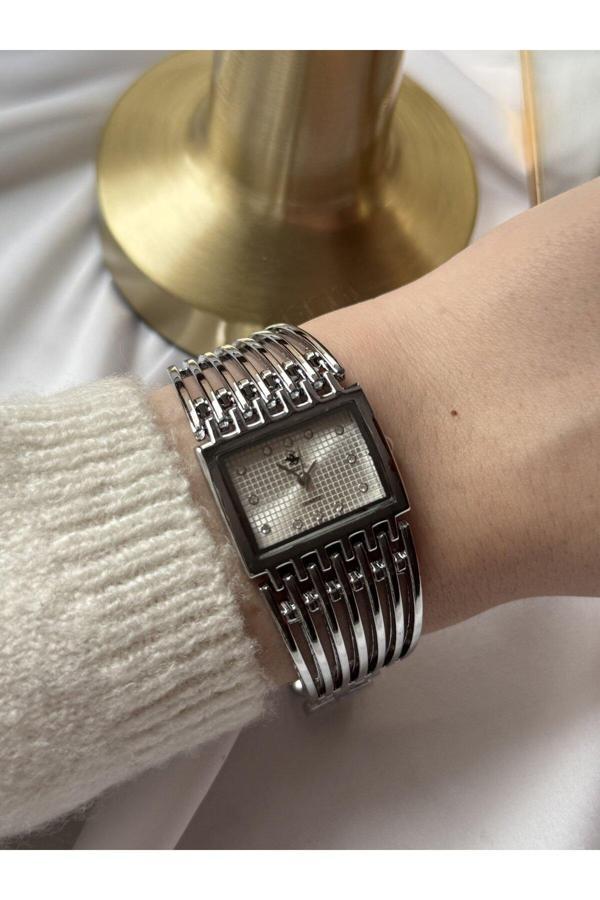 Atelier Emine Çelik Kaburga Tasarım Saat - Image 1