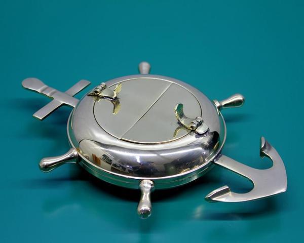 Pirinç Çapalı Ve Dümenli Küllük - Image 1