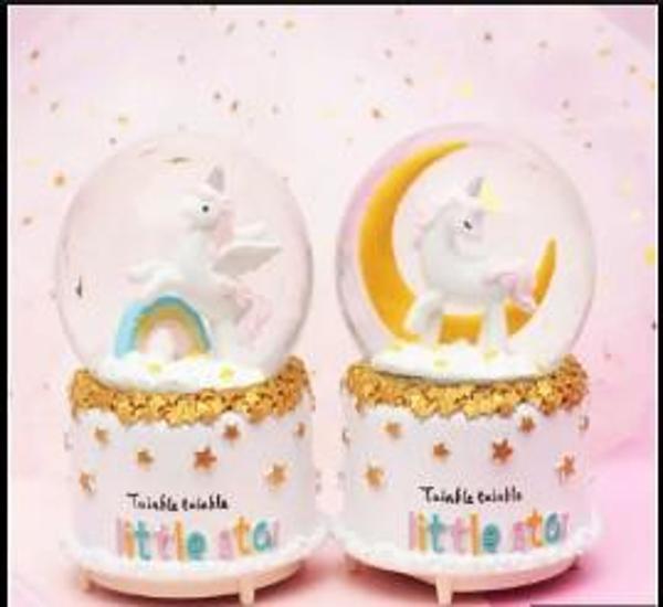 Unicorn Kar Küresi Orta Boy  - Image 1