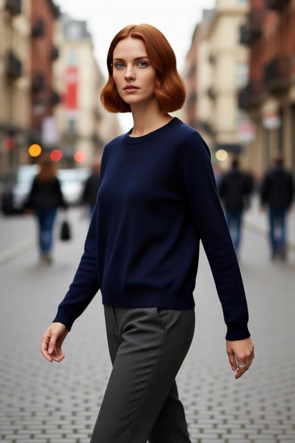 Kadın Ekru Bisiklet Yaka Taş Detaylı Kalp Motifli Regular Kalıp Triko Kazak Kış Şıklığı Sunar - Image 1