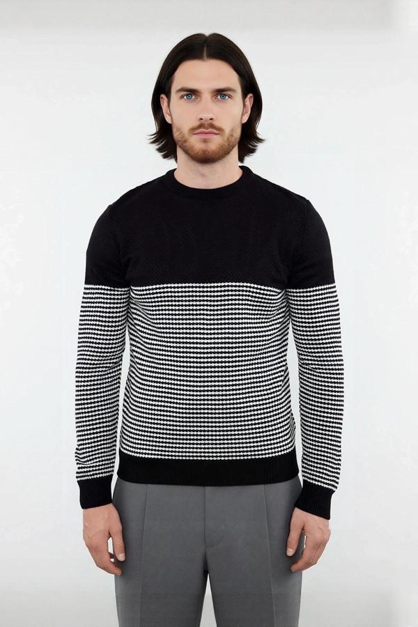 Erkek Bisiklet Yaka Çizgili Triko Kazak Slim Fit Kesimiyle Günlük Stilinize Şıklık Katıyor - Image 1