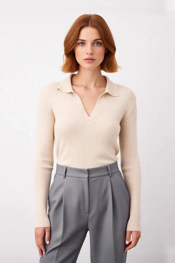 Kadın Polo Yaka Fitilli Triko Kazak Modern Fitted Tasarımıyla Casual Şıklığı Soğuk Havalarda - Image 1